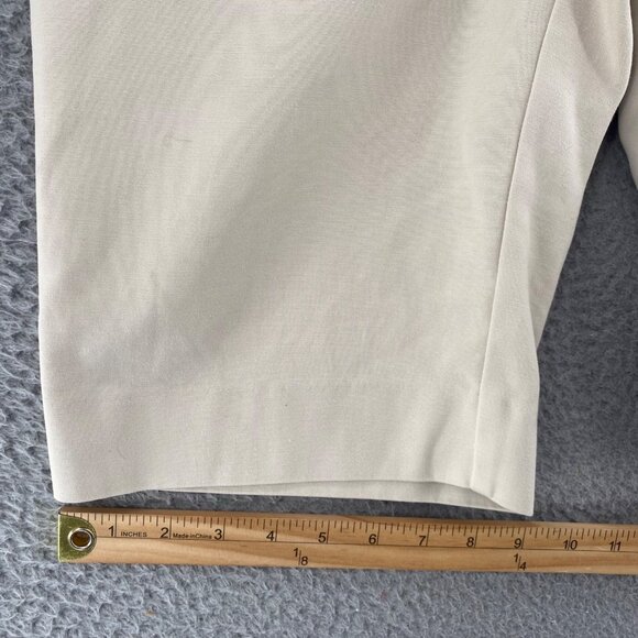 Chicos Shorts Womens 0.5 US 6 Ivory Chino Bermuda Stretch Pocket Everyday Casual - Picture 11 of 12